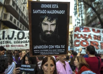 Argentina: ¡Vivo se lo llevaron, vivo lo queremos! ¿A dónde está Santiago Maldonado?
