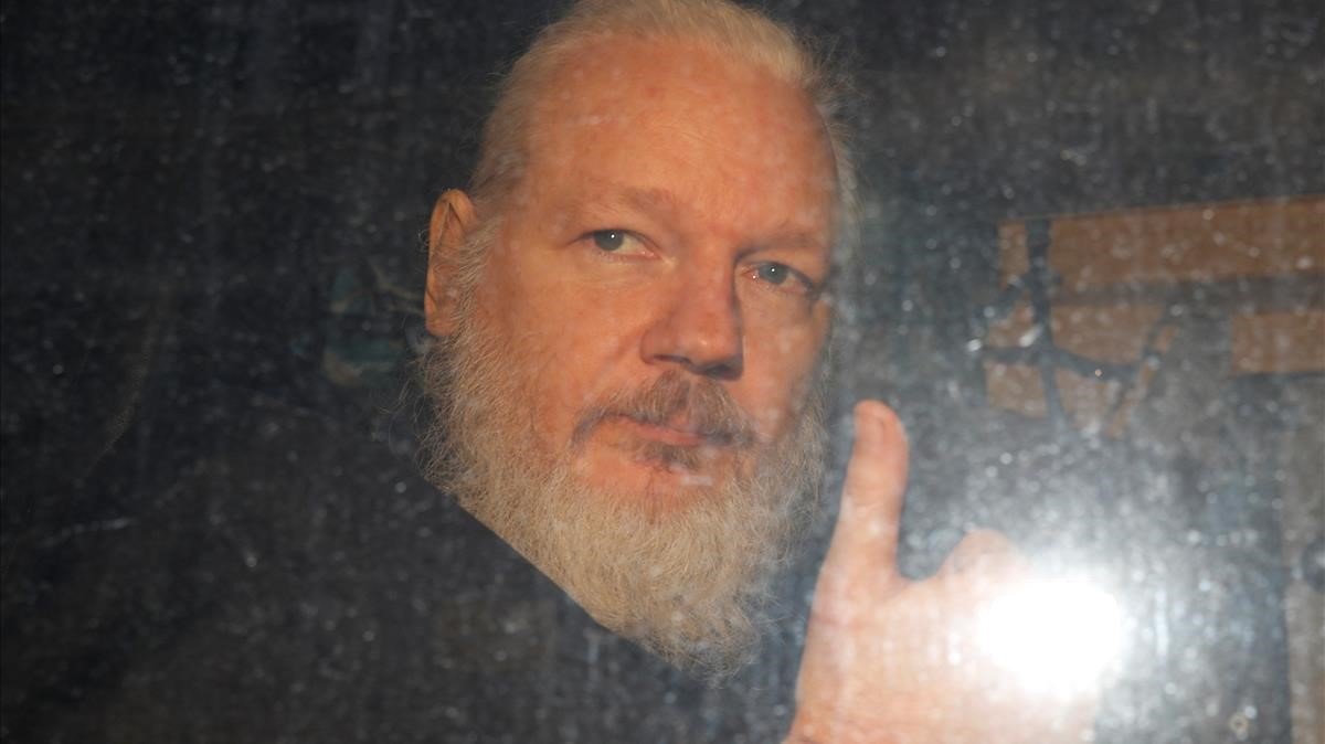 Gran Bretaña: el Ministro del Interior firma la solicitud de extradición de Assange a EEUU