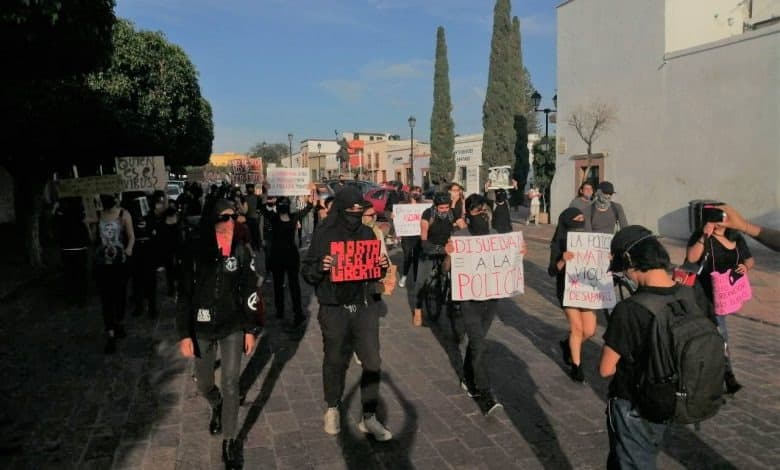 Jóvenes en Querétaro exigen justicia y abolición del Estado