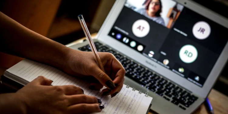 El otro costo de la pandemia: se disparan las bajas en las universidades públicas