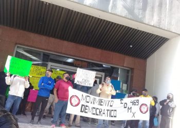 Trabajadores protestan y cierran edificio del Sistema de Aguas en la Ciudad de México