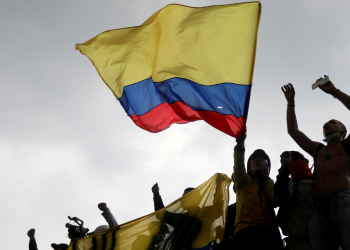 Colombia: Las masas colombianas han tumbado el robo tributario: ¡A tumbar a Duque!