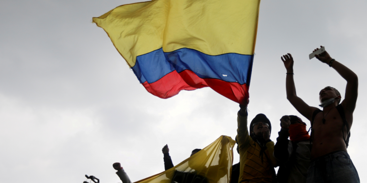 Colombia: Las masas colombianas han tumbado el robo tributario: ¡A tumbar a Duque!