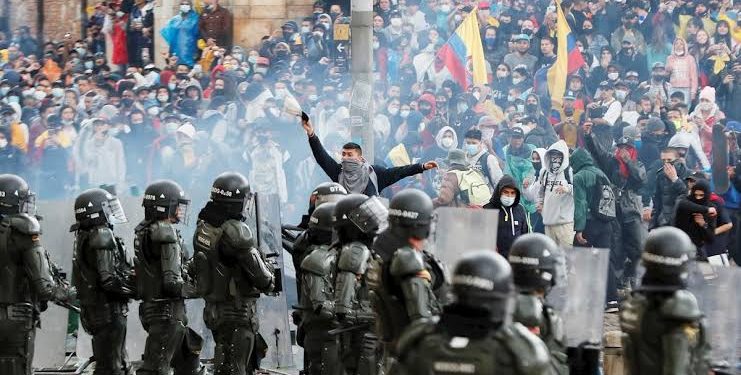 Colombia: Trece días de paro nacional, el pueblo resiste el narcoterrorismo de Iván Duque