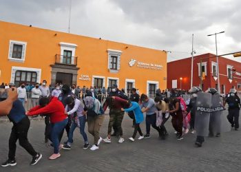 Rechazo a la represión a los normalistas de Teteles, Puebla, y del país