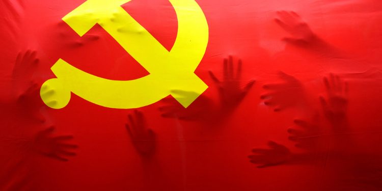 El Manifiesto Comunista contra la epidemia de alienación y apatía