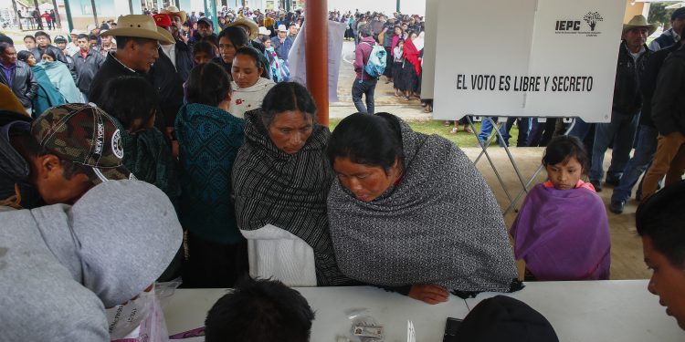 Resultados de la consulta popular: ni reír ni llorar, ¡comprender!