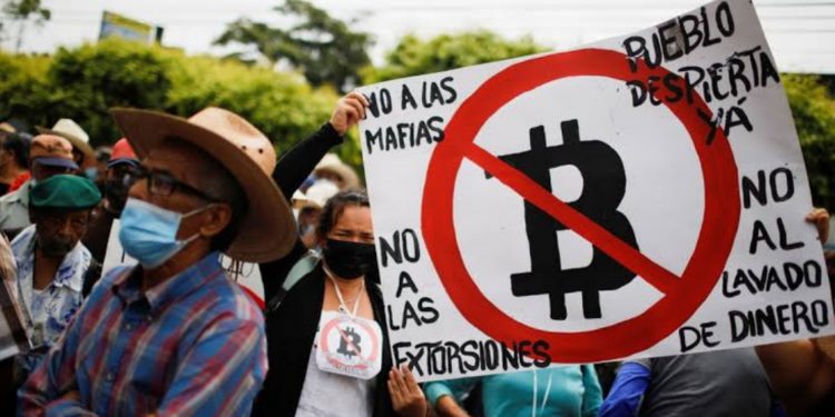 El Salvador: El régimen de Bukele prepara las condiciones para un profundo conflicto social