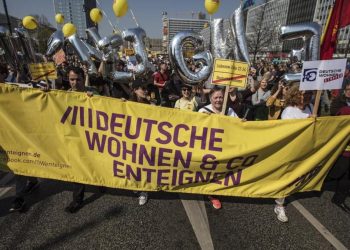 Berlín vota a favor de expropiar a las grandes inmobiliarias