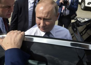 Ucrania: Putin sube la apuesta al reconocer a las repúblicas del Donbass y enviar tropas