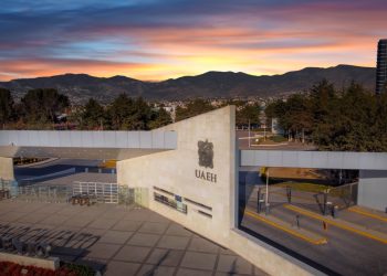 Manifestación Estudiantil cimbra a las autoridades de la UAEH