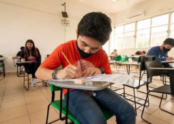 Condiciones actuales de las clases híbridas ¿a qué nos enfrentamos los estudiantes?