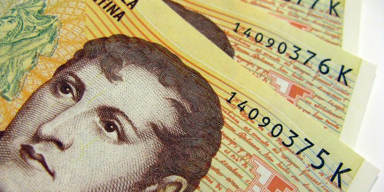 ¿Es el problema de Argentina la economía bimonetaria?