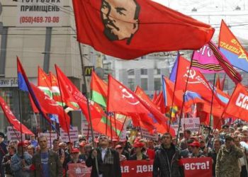 Ucrania: ¡El gobierno hipócrita de Zelenski prohíbe el Partido Comunista!