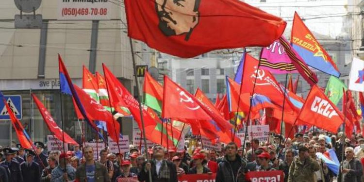 Ucrania: ¡El gobierno hipócrita de Zelenski prohíbe el Partido Comunista!