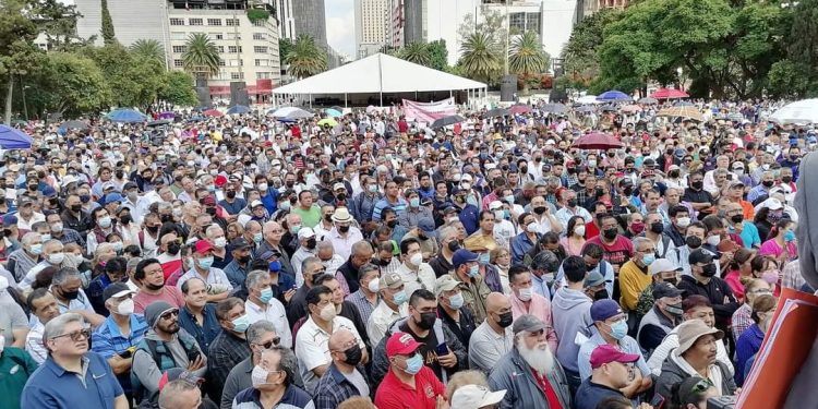 9 mil extrabajadores de Luz y Fuerza del Centro van a tener una “compensación vitalicia” por justicia social