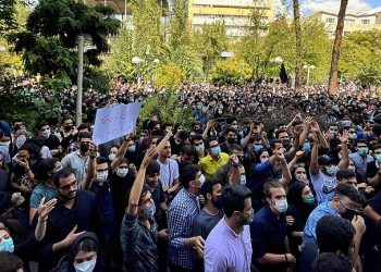 Irán: la represión desencadena una reacción que reclama una huelga general revolucionaria