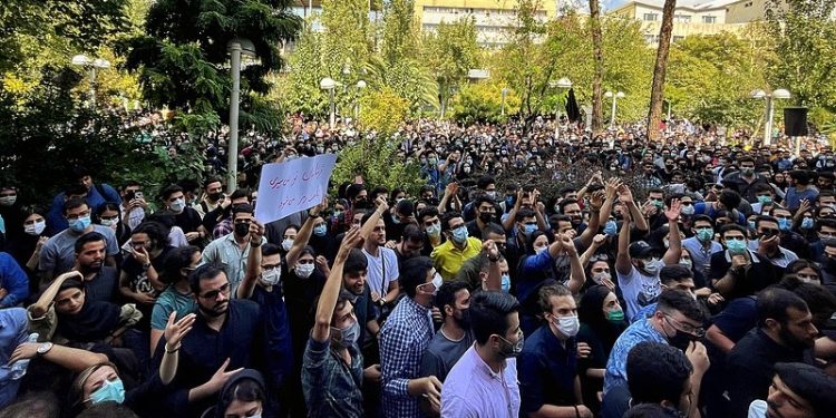 Irán: la represión desencadena una reacción que reclama una huelga general revolucionaria