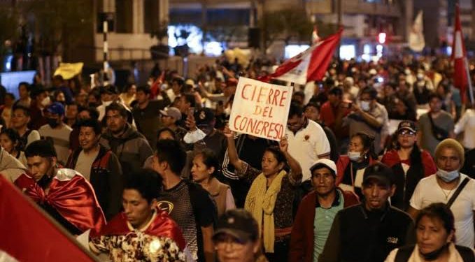 Perú: todos al paro indefinido, derroquemos al capital