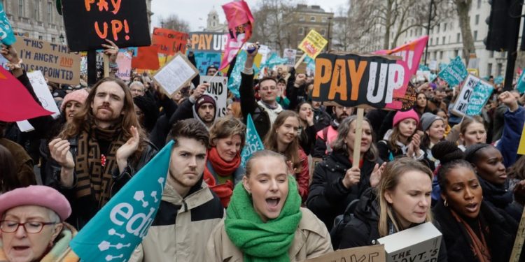 Gran Bretaña: huelga de medio millón de trabajadores en una gran jornada de lucha