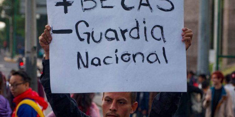 Por las becas y por la educación: ¡No a la privatización!