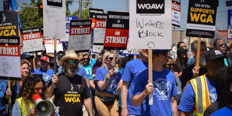 EEUU: La lucha de los obreros del automóvil por un nuevo convenio