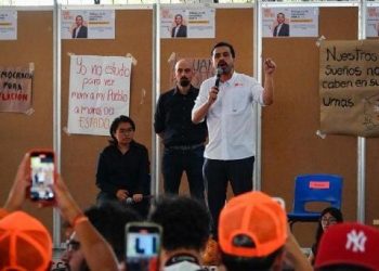 Maynez sintió la presión de la comunidad de la UAM que lo tunde con duros cuestionamientos