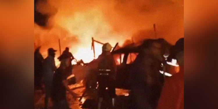 «Rafah está ardiendo»: civiles masacrados por bombardeo de la Fuerza de Defensa Israelí a un campo de refugiados