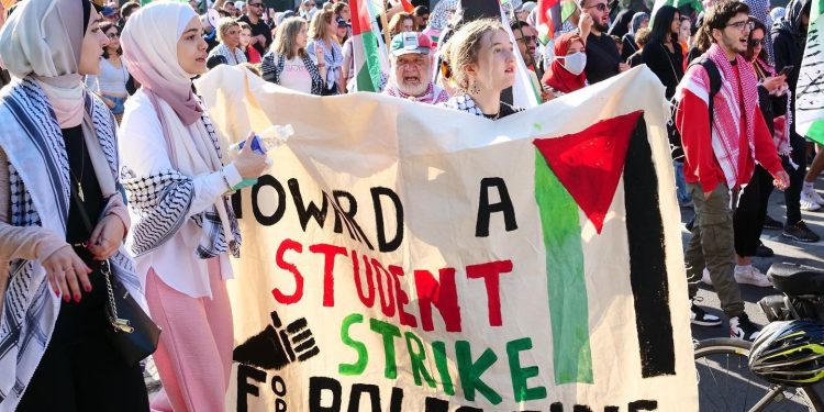 Canadá: 50.000 estudiantes en huelga por Palestina