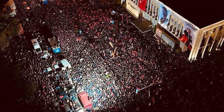 Arresto del candidato opositor precipita crisis en Turquía