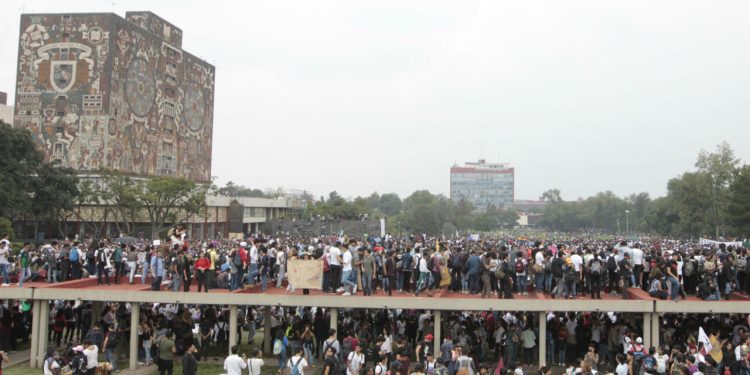 Caminan banderas de protesta, anticipan segura revuelta