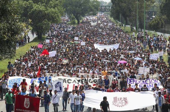 El IPN a punto de arder