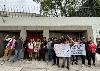 Mitin en la embajada de Pakistán en México por la libertad de los presos políticos